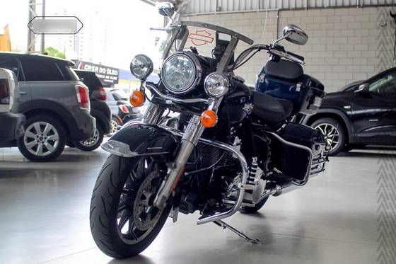 HARLEY-DAVIDSON ROAD KING POLICE 